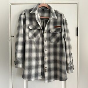 Simply Southern Collection grey plaid button up shirt/shacket EUC
